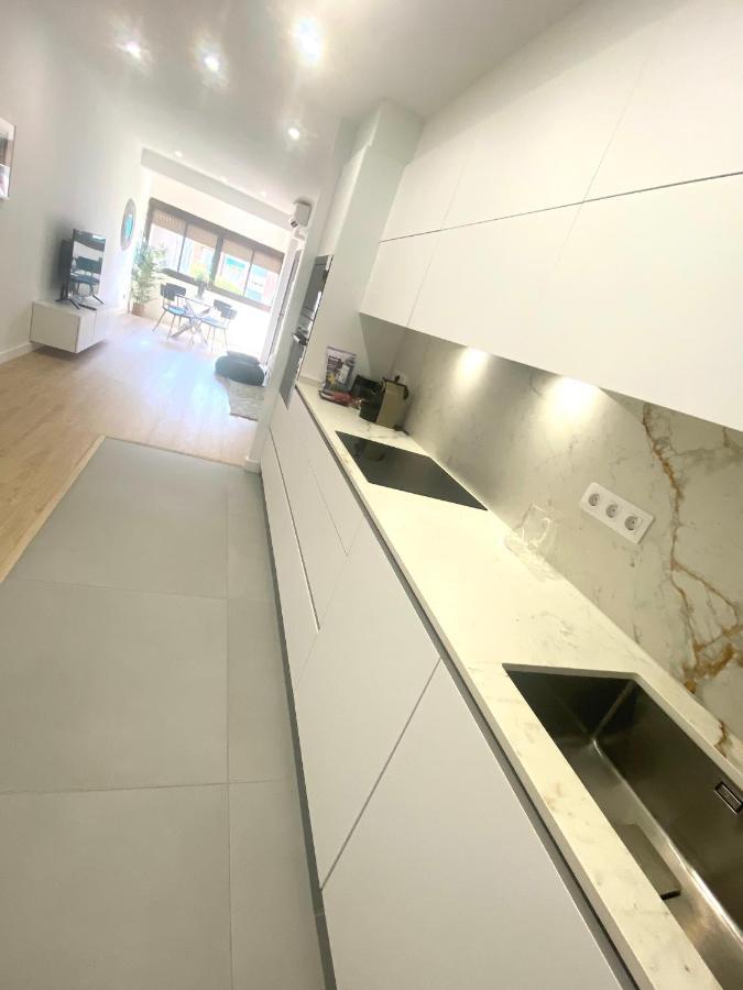 Apartamento Chic Apartments- Free Parking - 10 Min From Bcn Centre By Metro Barcelona