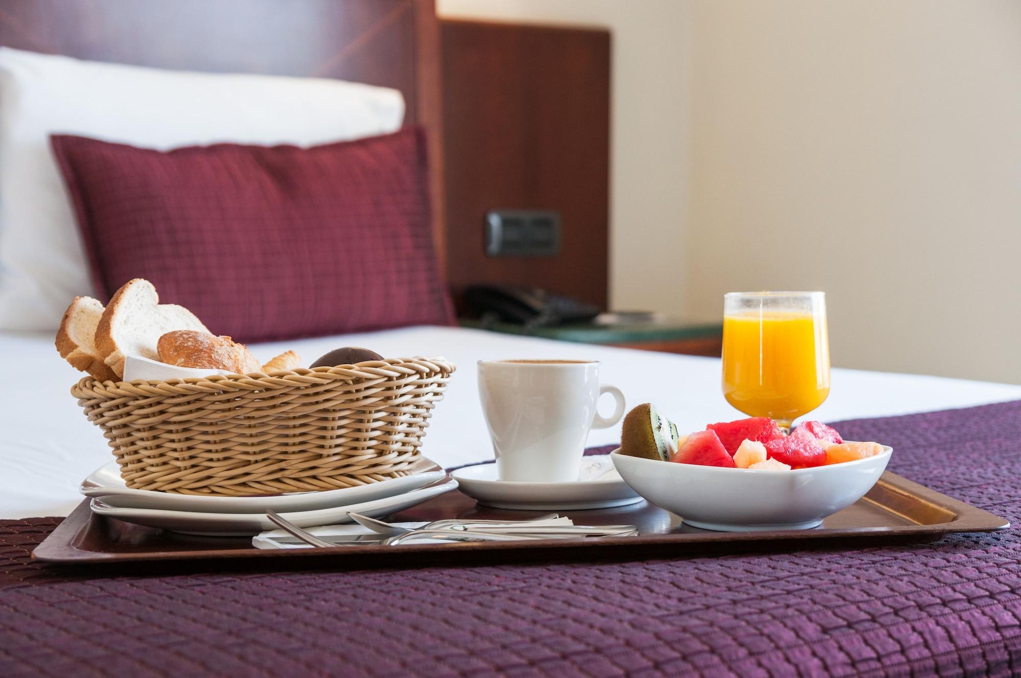 Exe Mitre Hotel 3*