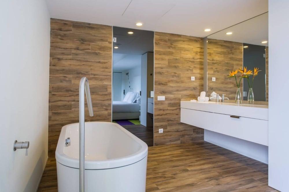 Hotel Mate Pau, 3*