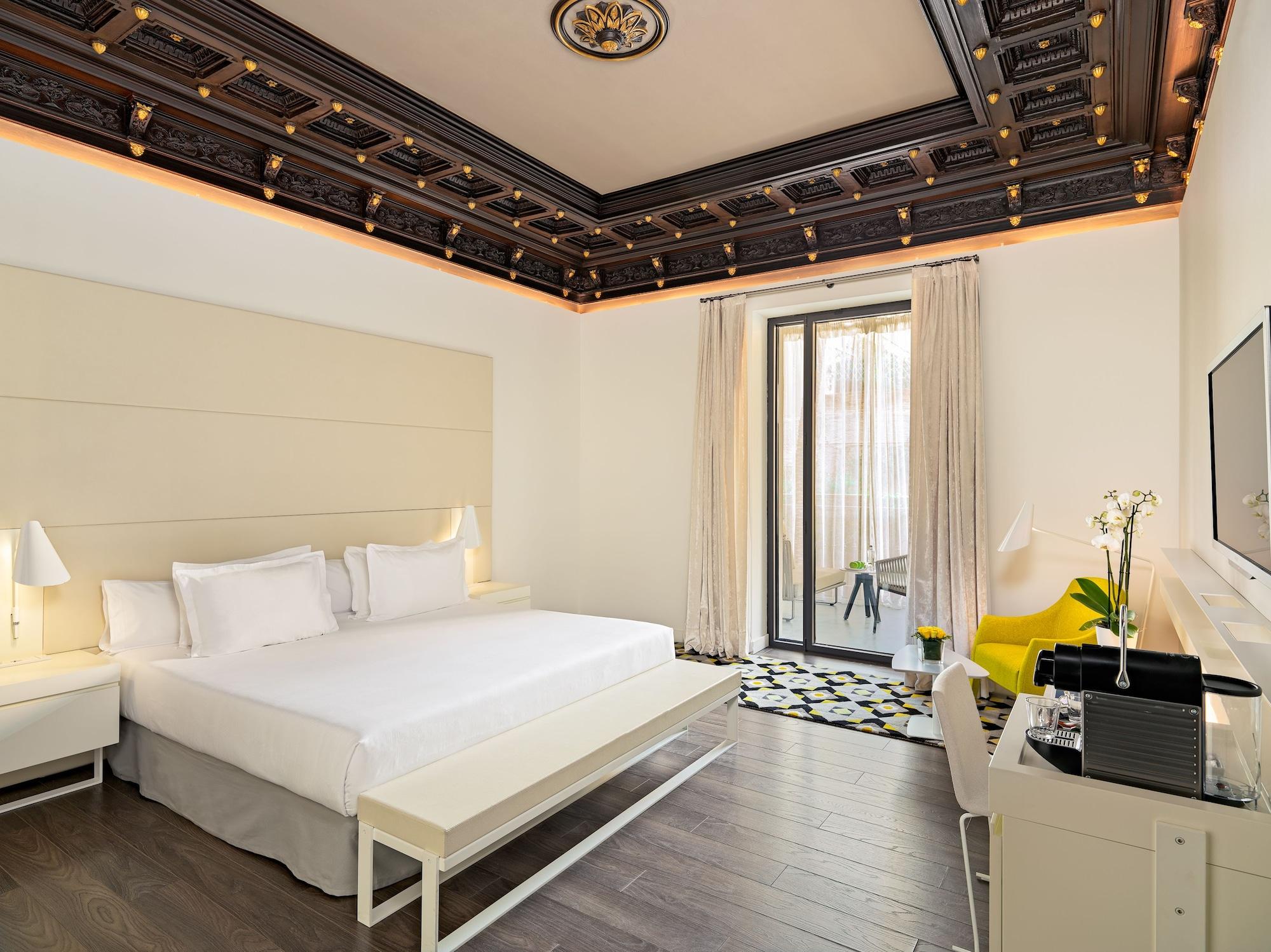 Hotel H10 Urquinaona Plaza 4*