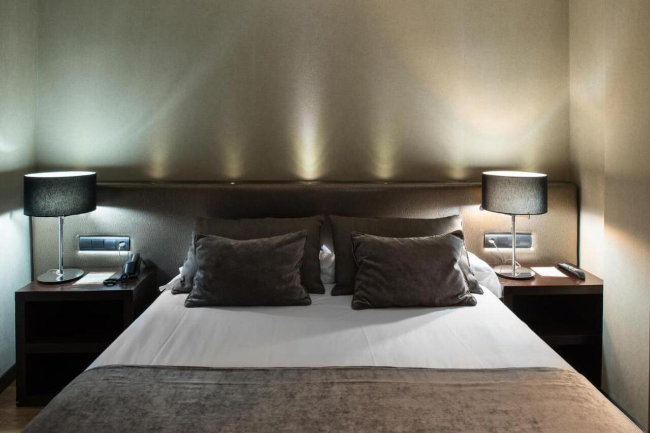 Hotel Catalonia Avinyó 3*