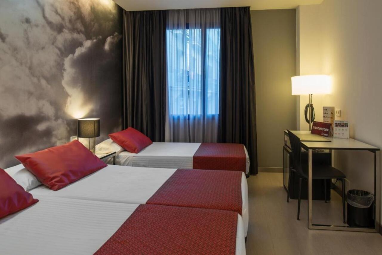 Catalonia Avinyó Hotel 3*