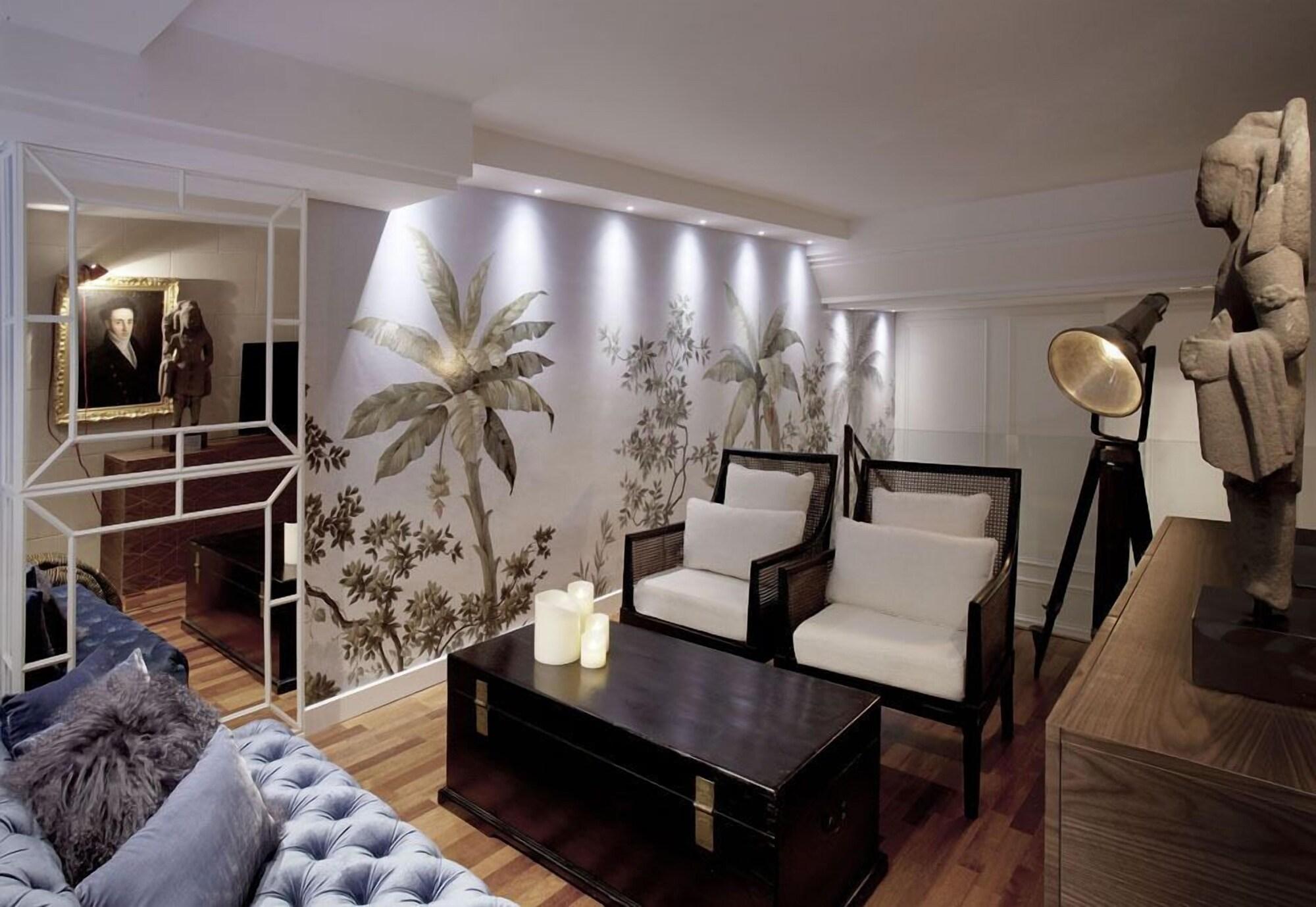 Claris & Gl, A Small Luxury Of The World 5*