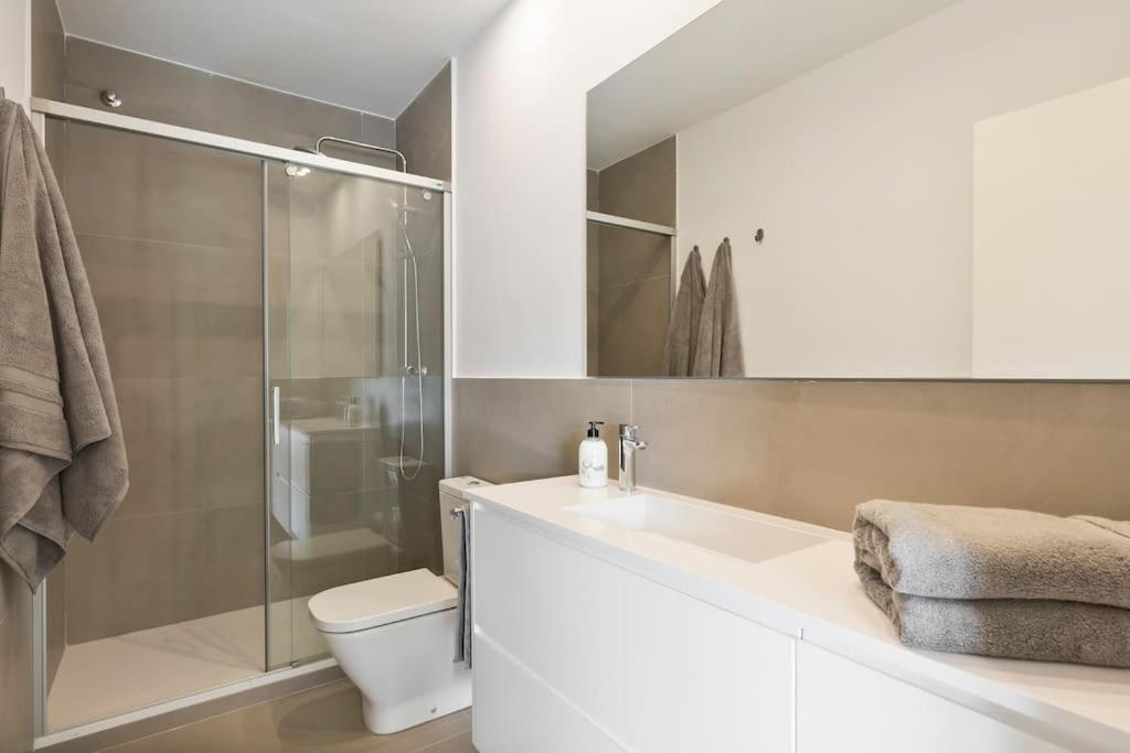 Modern And Bright Well Located In Gracia Apartamento Barcelona