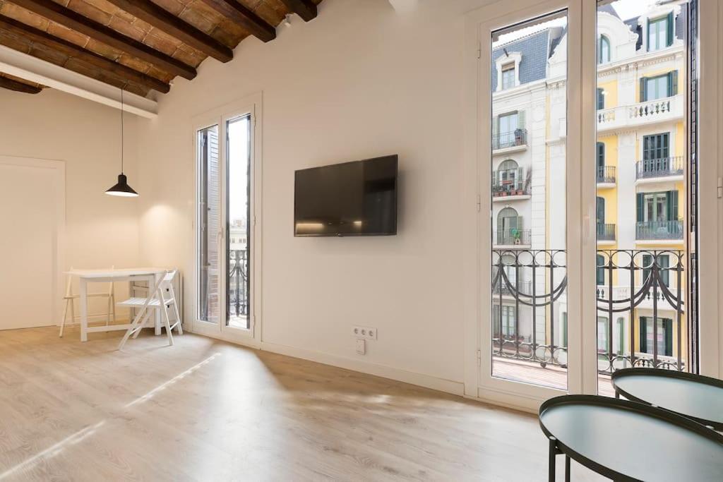 Modern And Bright Well Located In Gracia Apartamento *