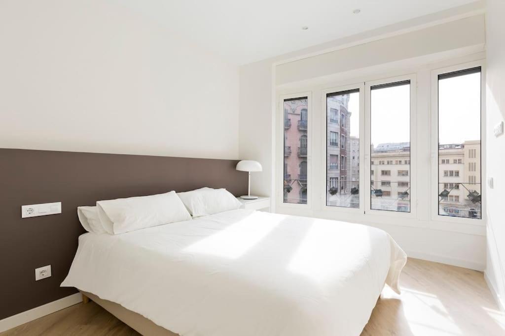 Modern And Bright Well Located In Gracia Apartamento