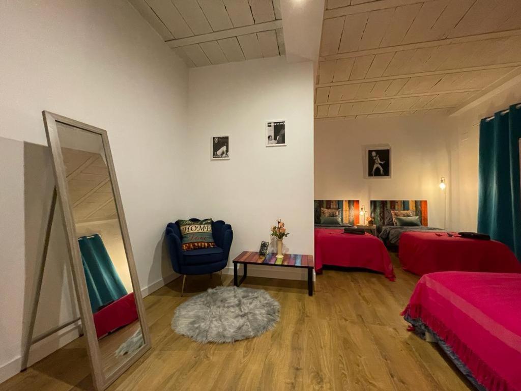 Rooms In Gothic Hostal *