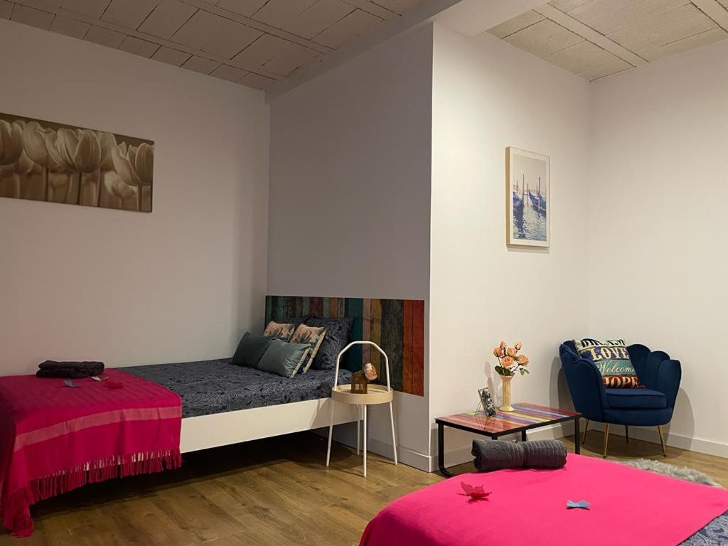 Rooms In Gothic Barcelona