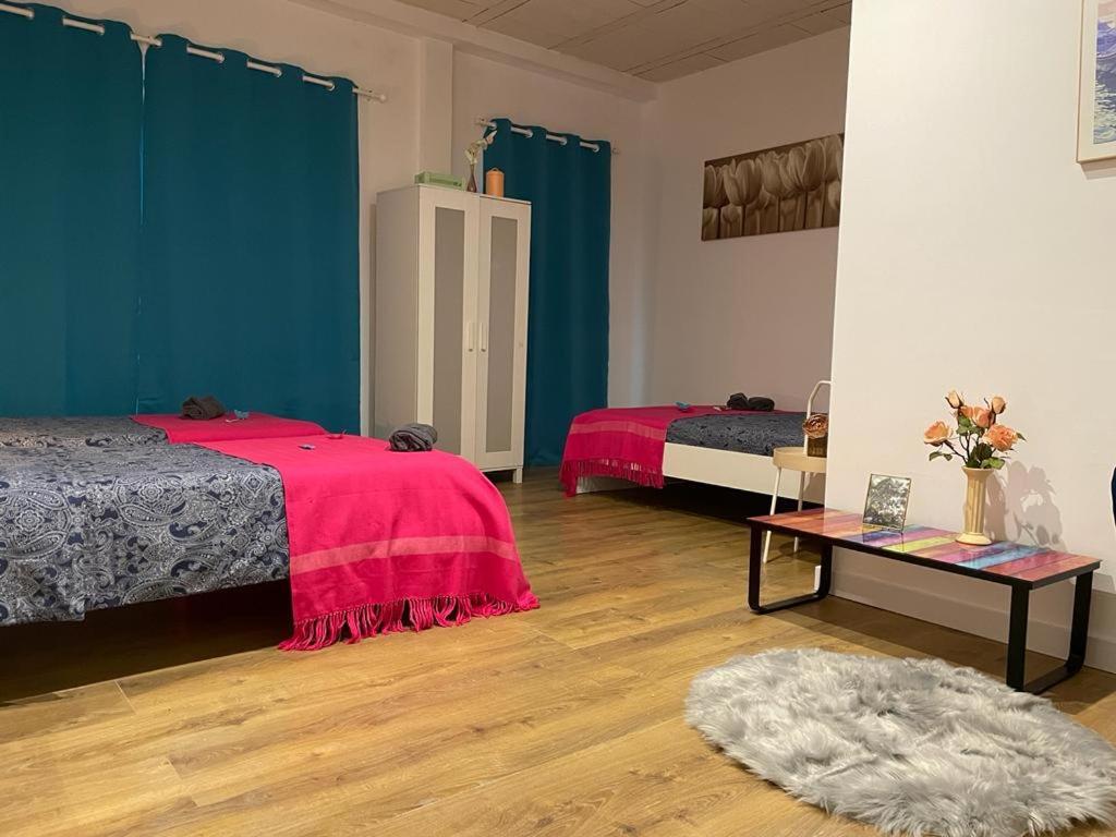 Rooms In Gothic Hostal