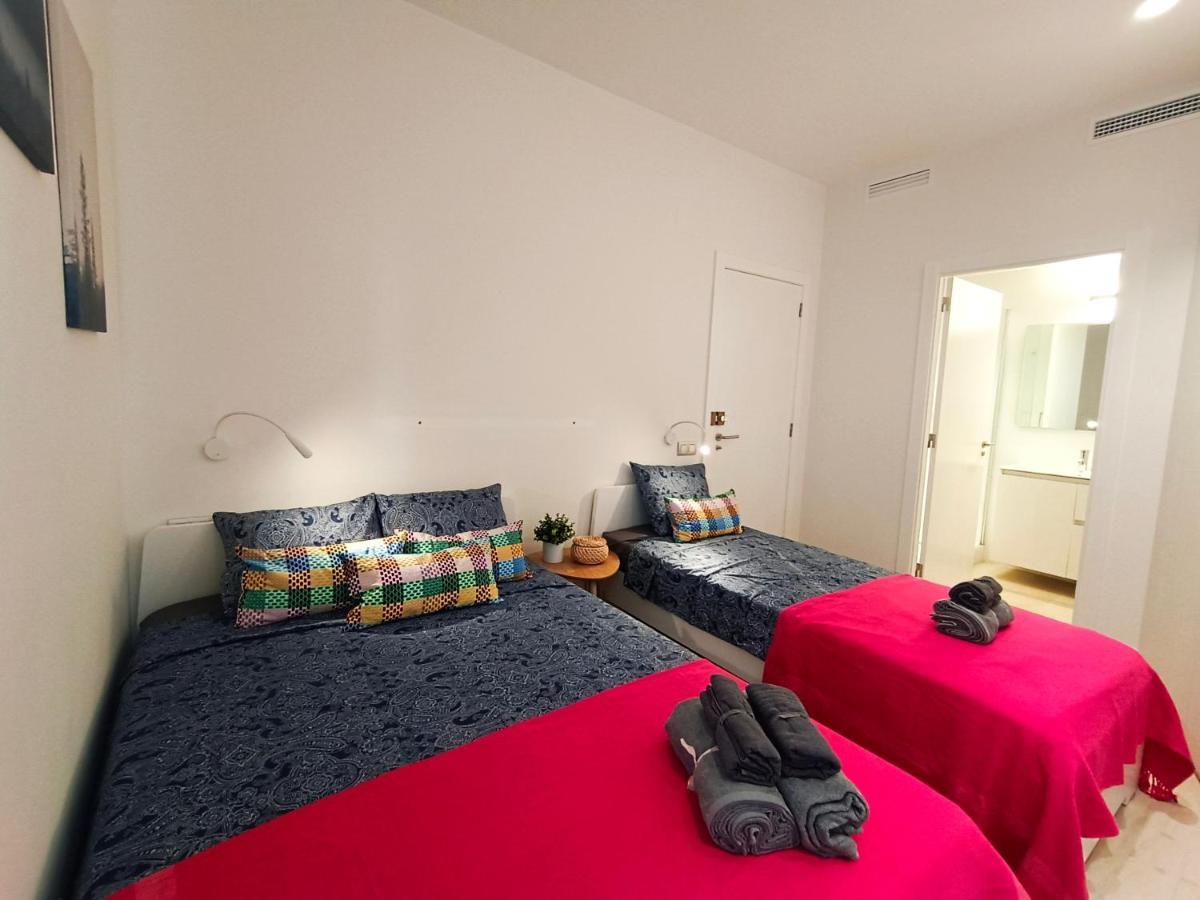 By Plaza Universidad Hostal