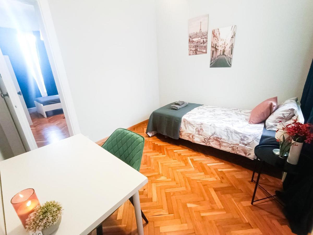 Hostel By La Pedrera - Diagonal *