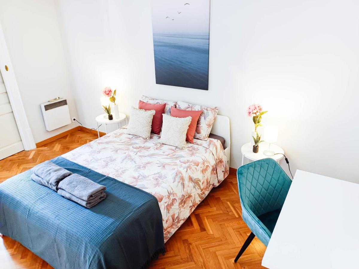 Hostel By La Pedrera - Diagonal *