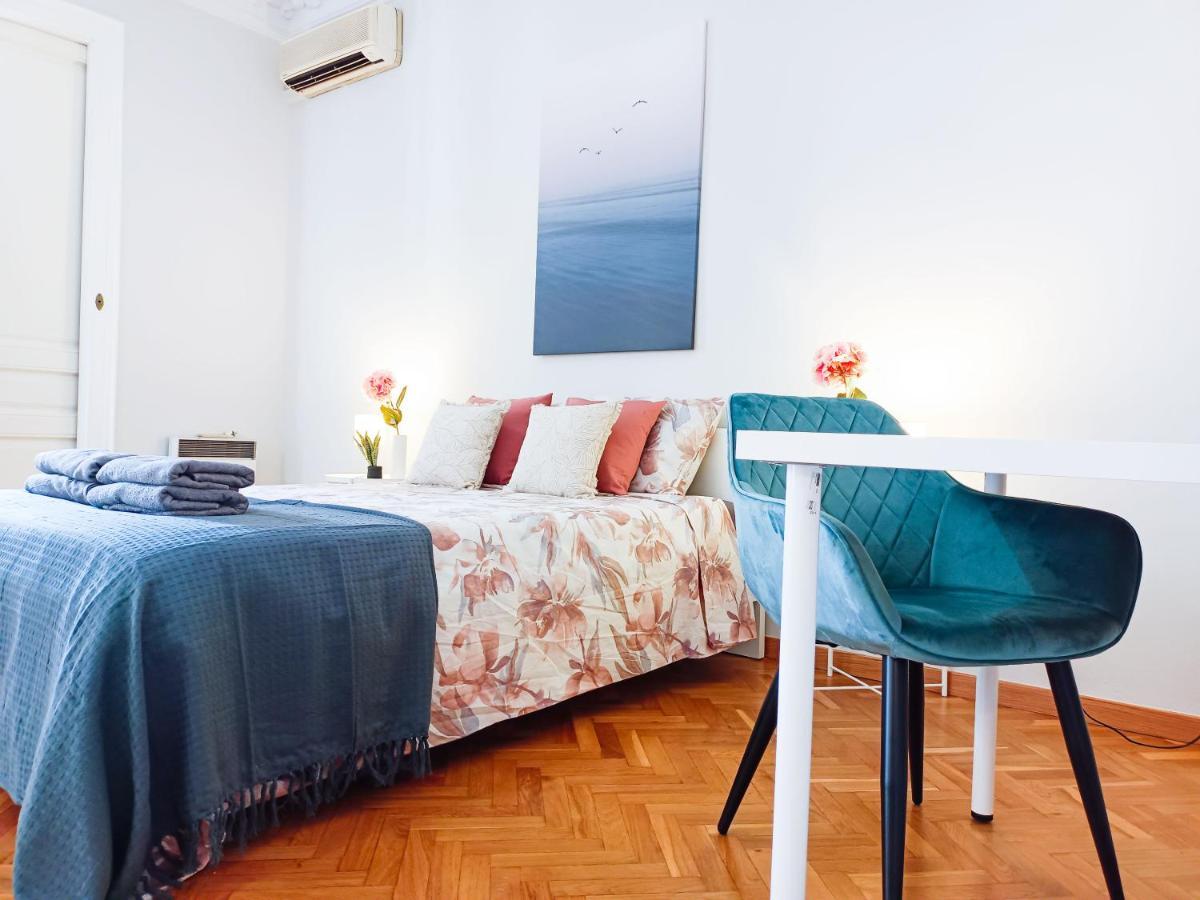 By La Pedrera - Diagonal Hostel *