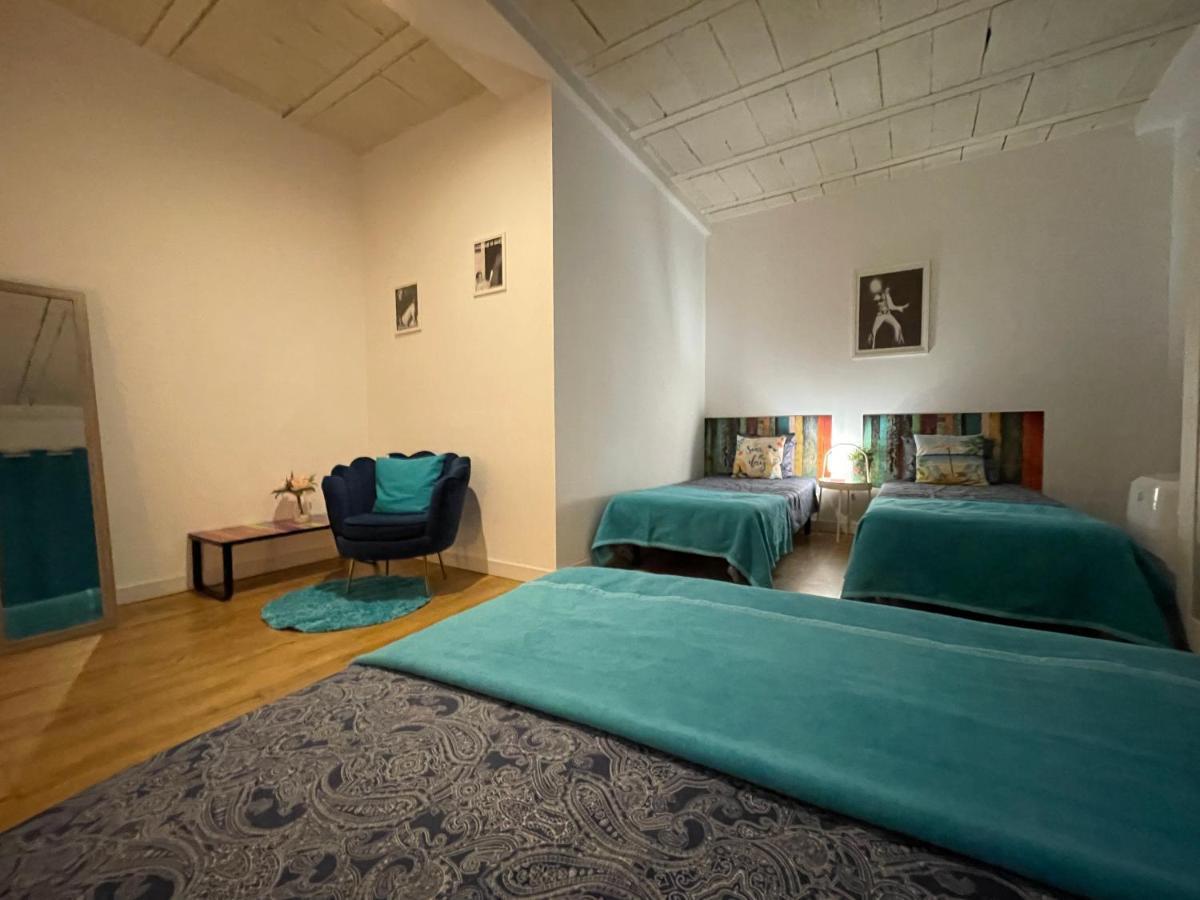 Hostal Rooms In Gothic