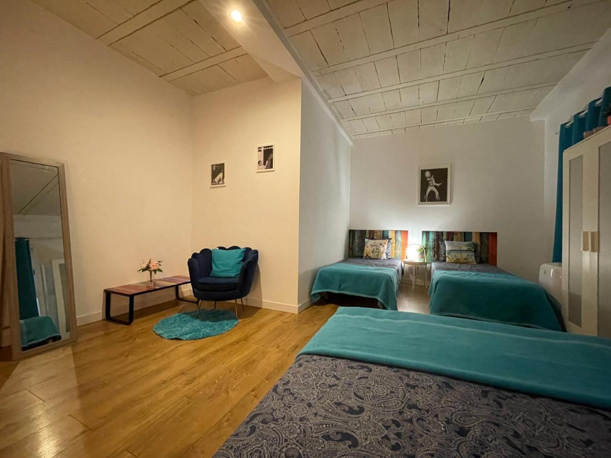 Rooms In Gothic Hostal