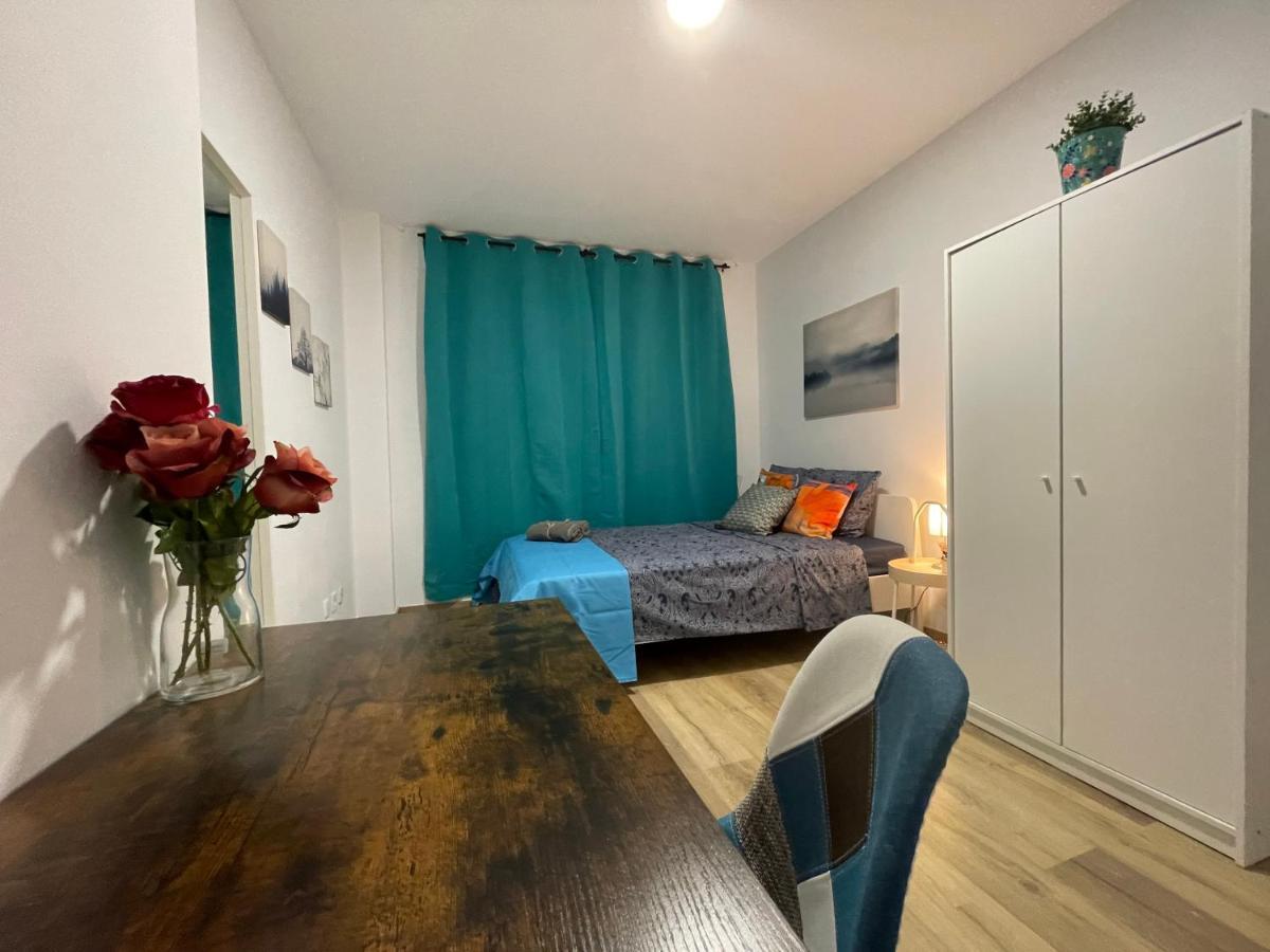 Rooms In Gothic Hostal *