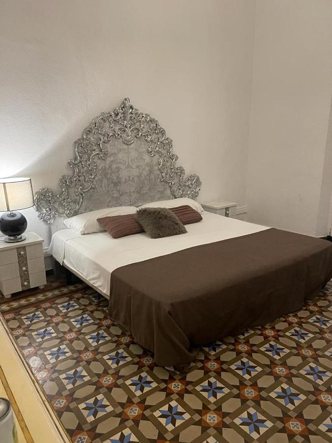 Hostal Efate *
