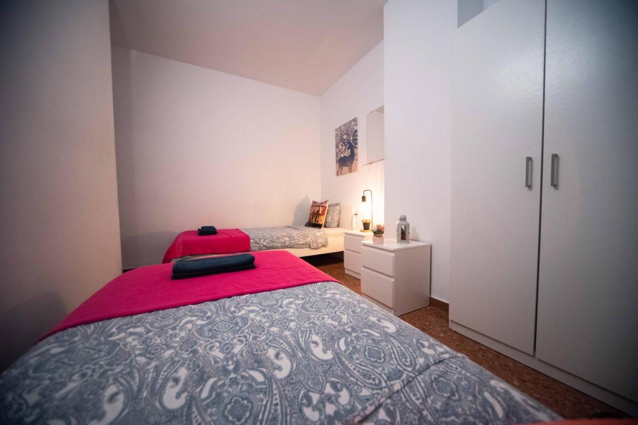 Eixample Private Hostal *