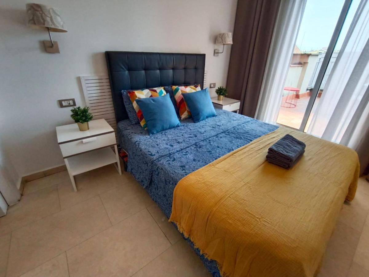 Hostel By Paseo De Colon Apartment Barcelona
