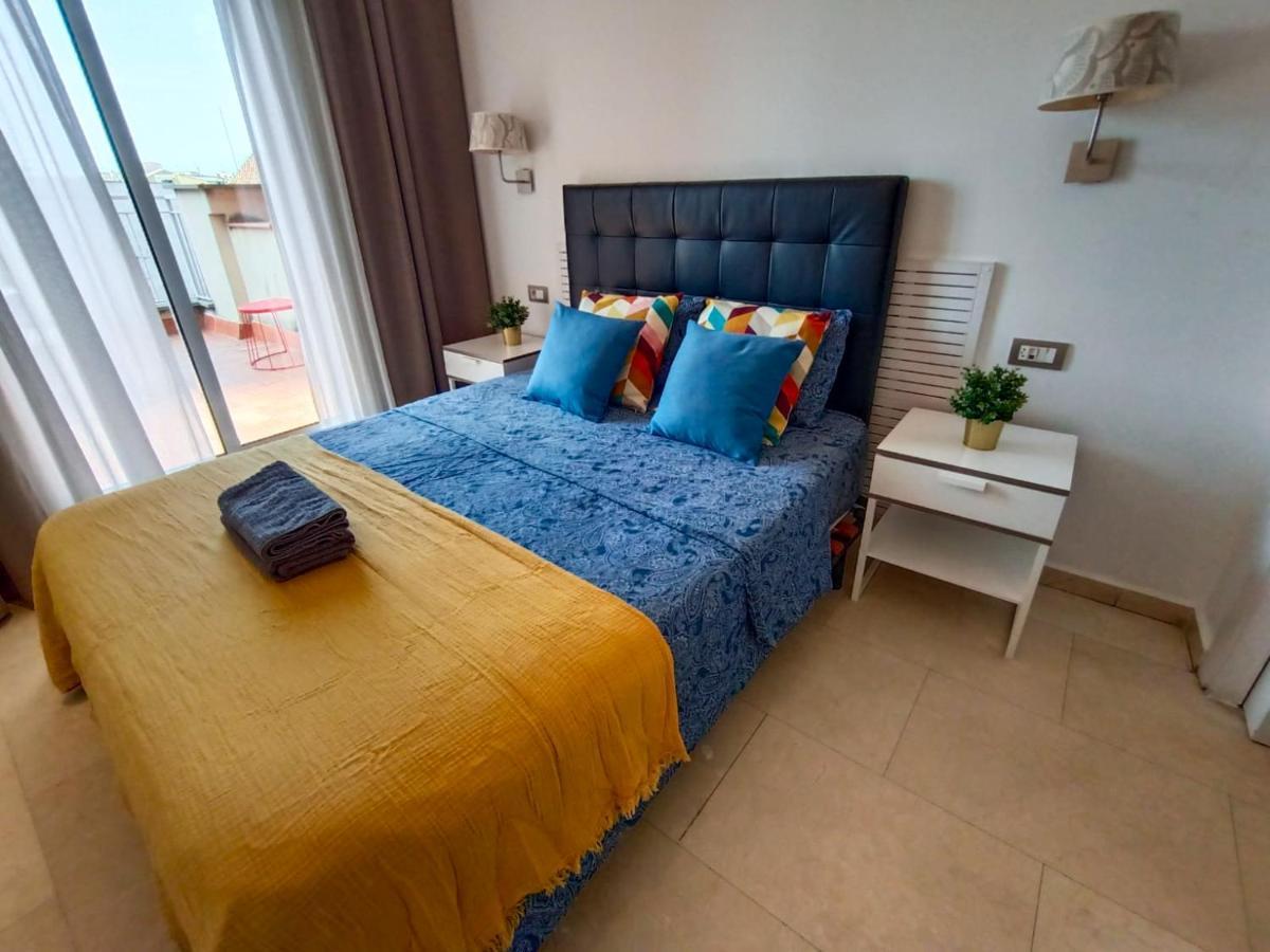 By Paseo De Colon Apartment Hostel *