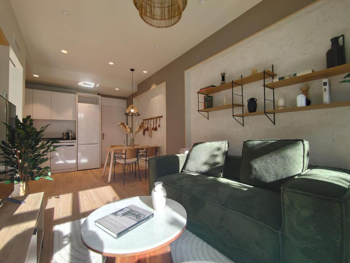 Mr Luxury Born 1br With Balcony