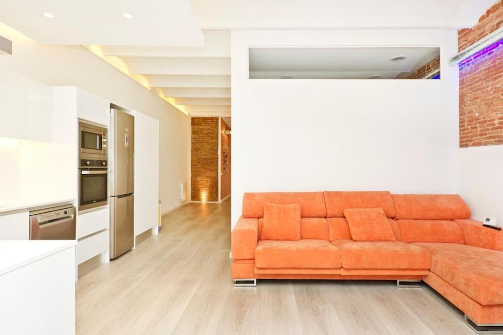 Roos, Design Loft Near The Sea. Barcelona