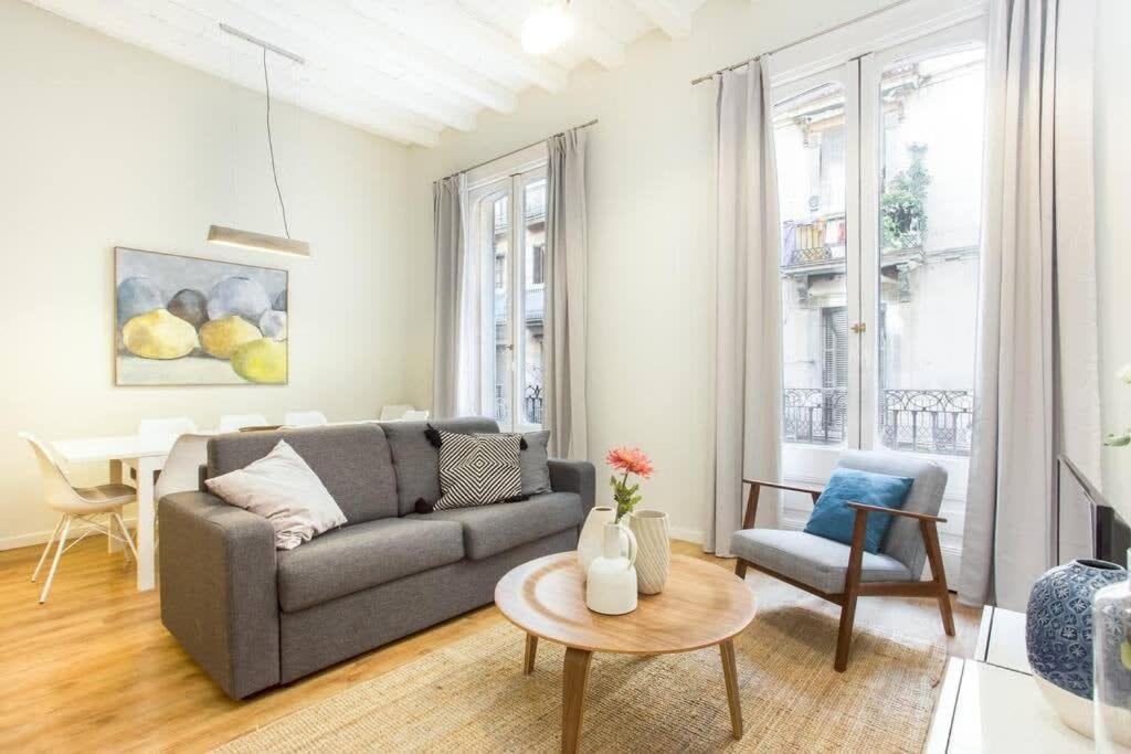 Bright And Modern 4bedroom With Terrace In Ramblas P1 Apartment