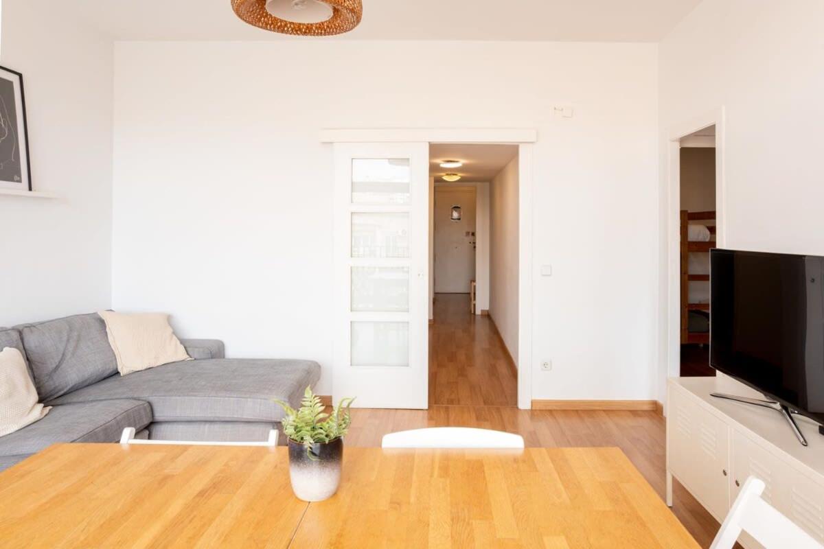Bright 4bd With Terrace Near Arc De Triomf Barcelona