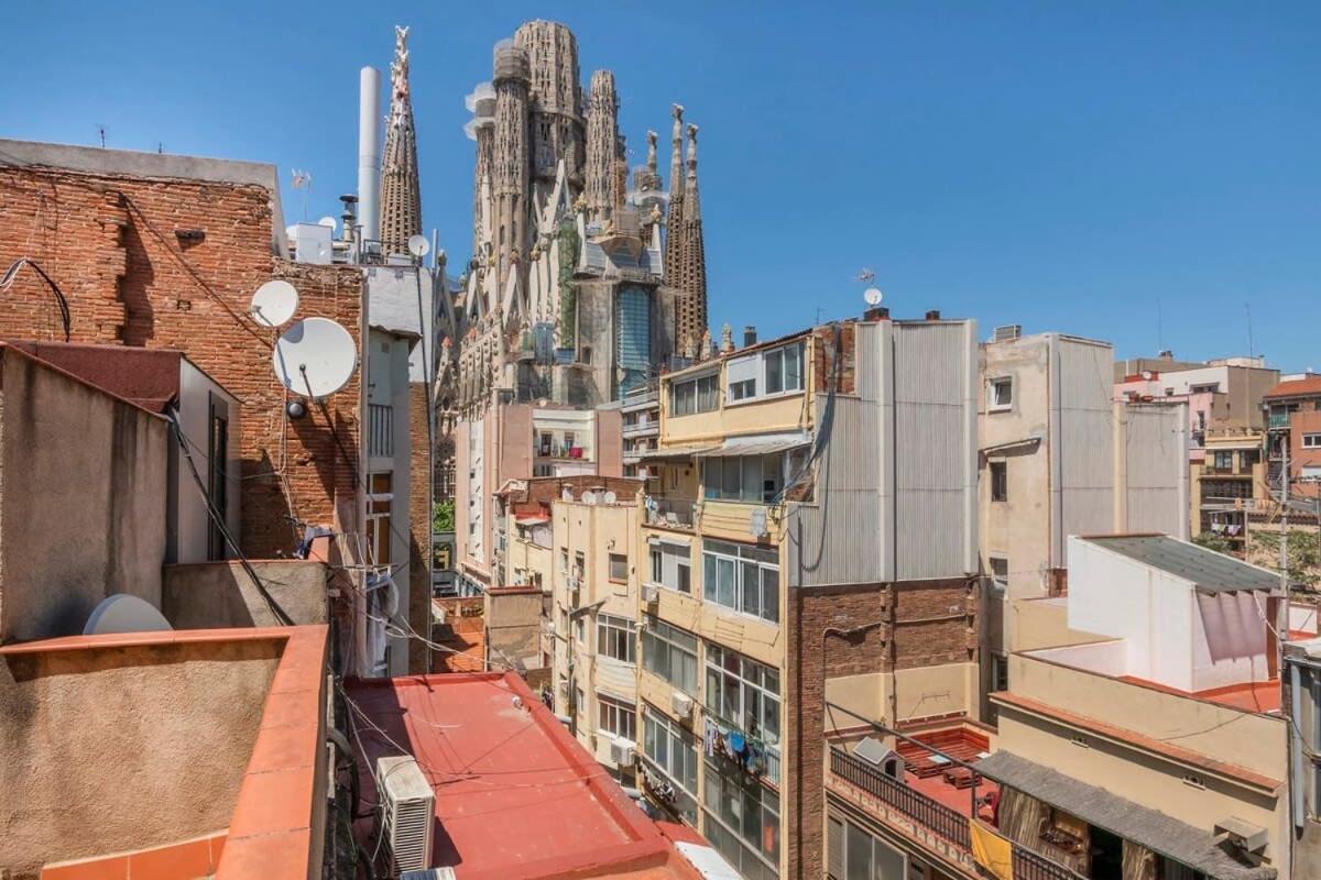3bd With Private Terrace Right By Sagrada Familia Apartamento