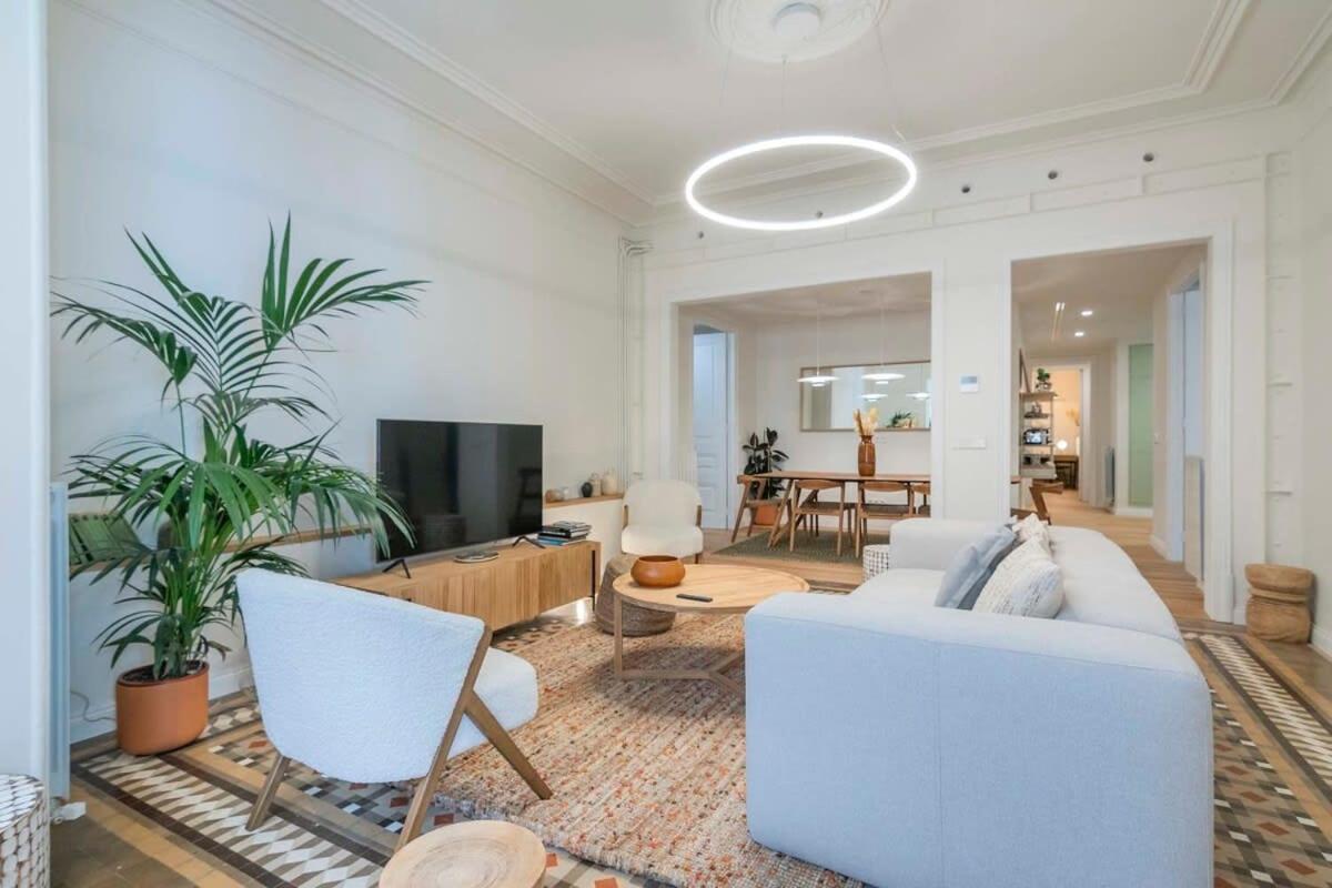 Amazing 5 Bedrooms 5 Bathrooms By Plaza Catalunya Apartamento *