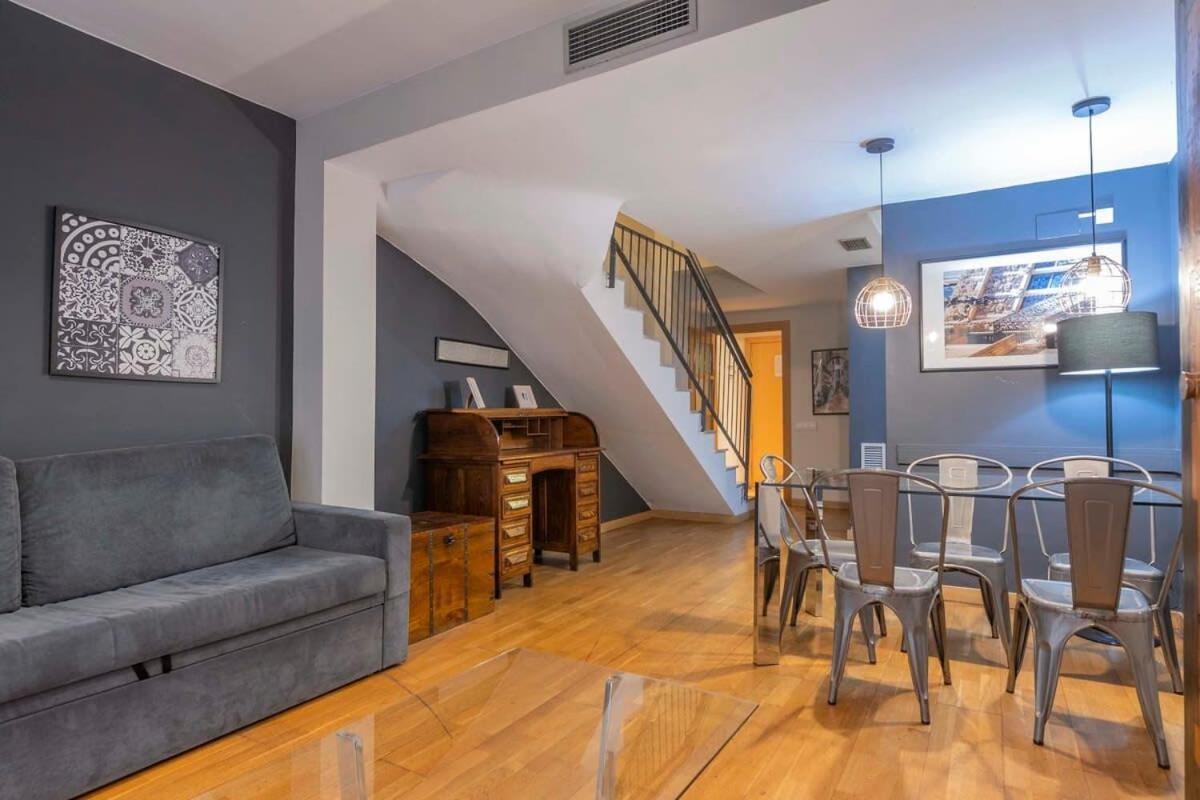 Bright And Modern Duplex With Terrace In Eixample District P1 *