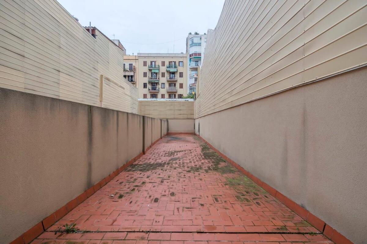 Bright And Modern Duplex With Terrace In Eixample District P1 *