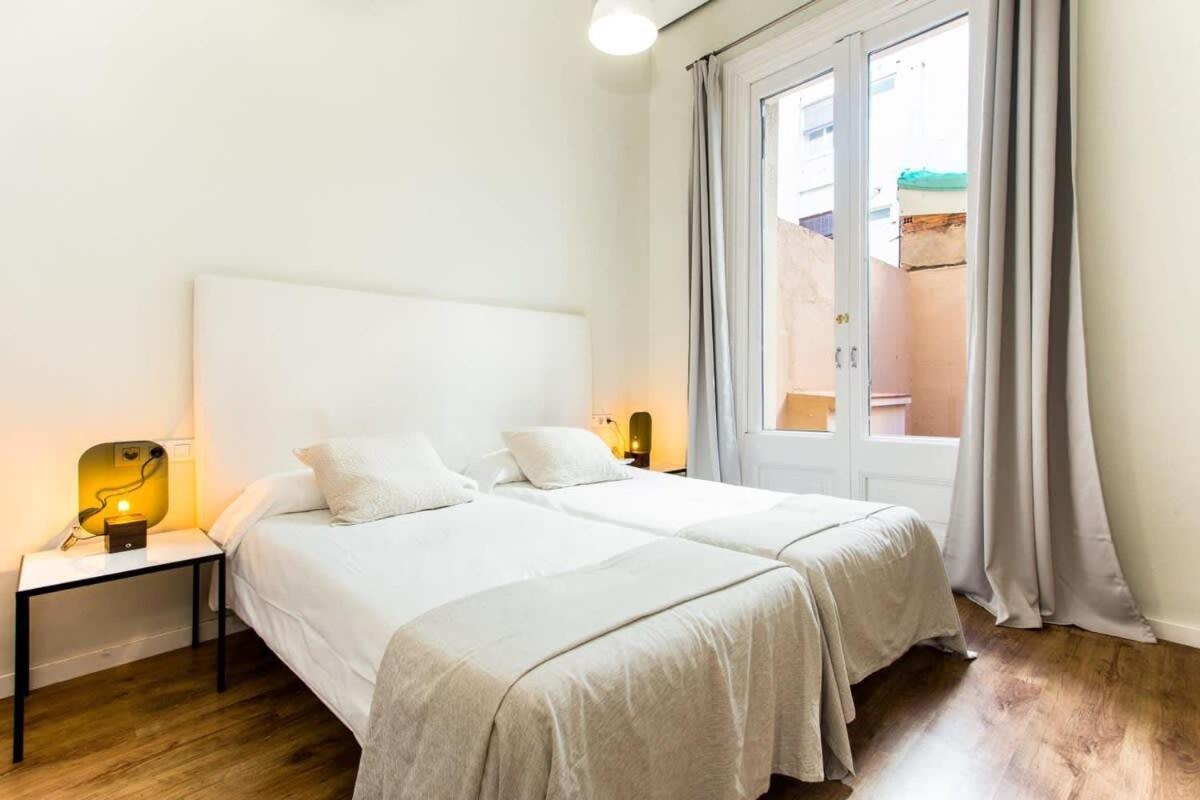 Bright And Modern 4bedroom With Terrace In Ramblas P1 Apartment