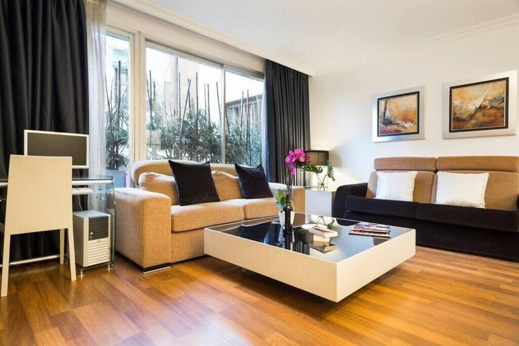 And Elegant 4 Bedroom By Placa Catalunya * Barcelona