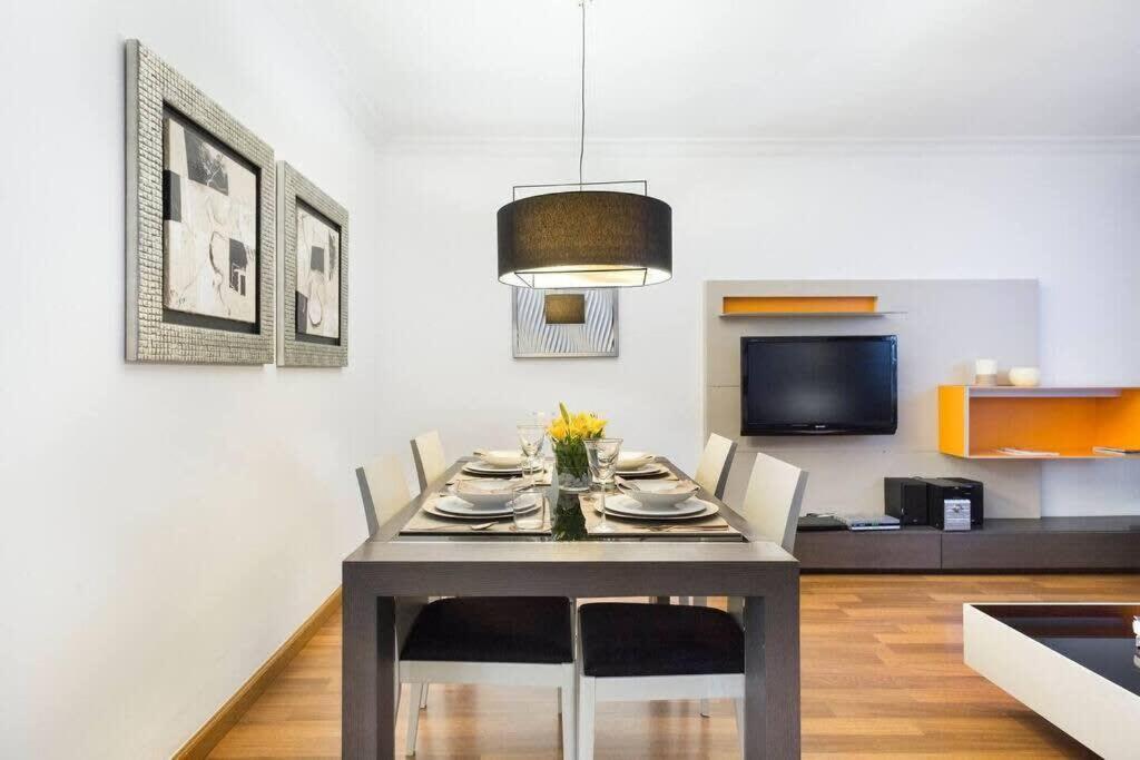 Apartment And Elegant 4 Bedroom By Placa Catalunya Barcelona