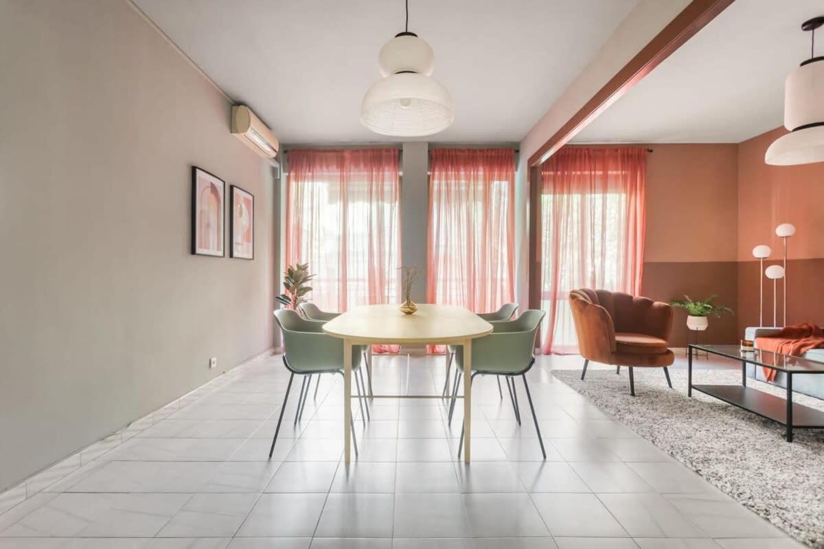 Apartamento Sagrada Familia- Fantastic Bold Catalan 3 Bedroom Balcony