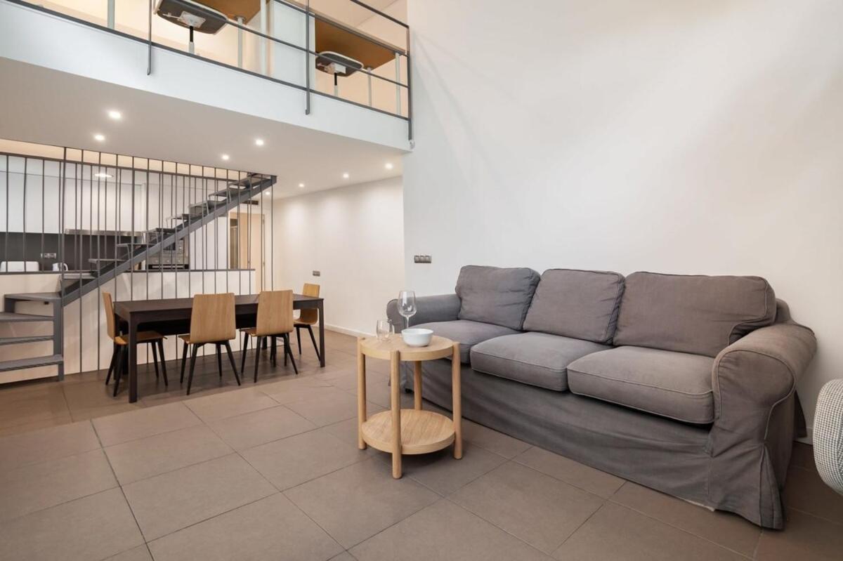 Modern And Bright 4bd Triplex In Paralel! Сasa de vacaciones Barcelona