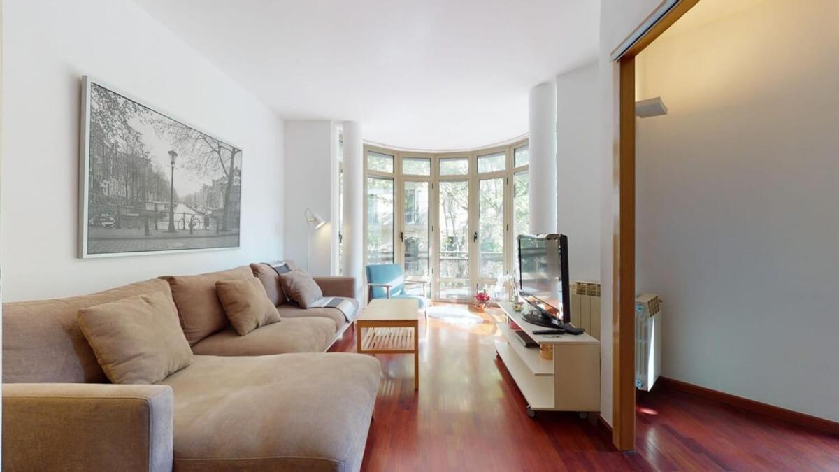 Apartamento Modern And Bright Three-bedroom In Eixample *