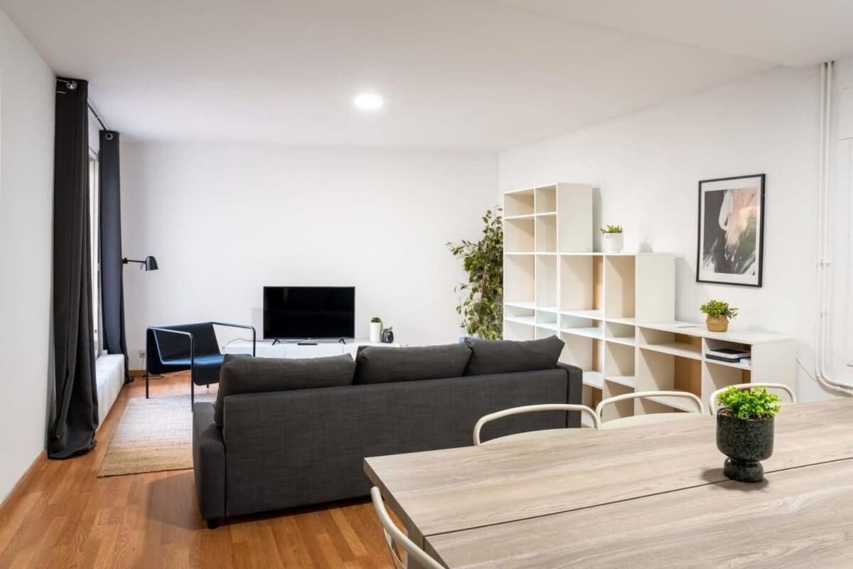 Plaza Urquinaona And Comfortable 3bd Barcelona