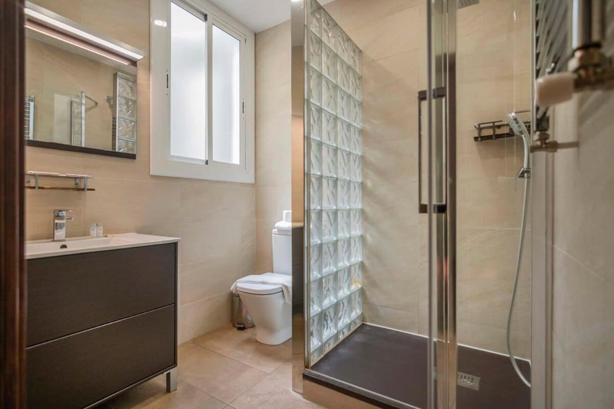 3bd With Private Terrace Right By Sagrada Familia Apartamento