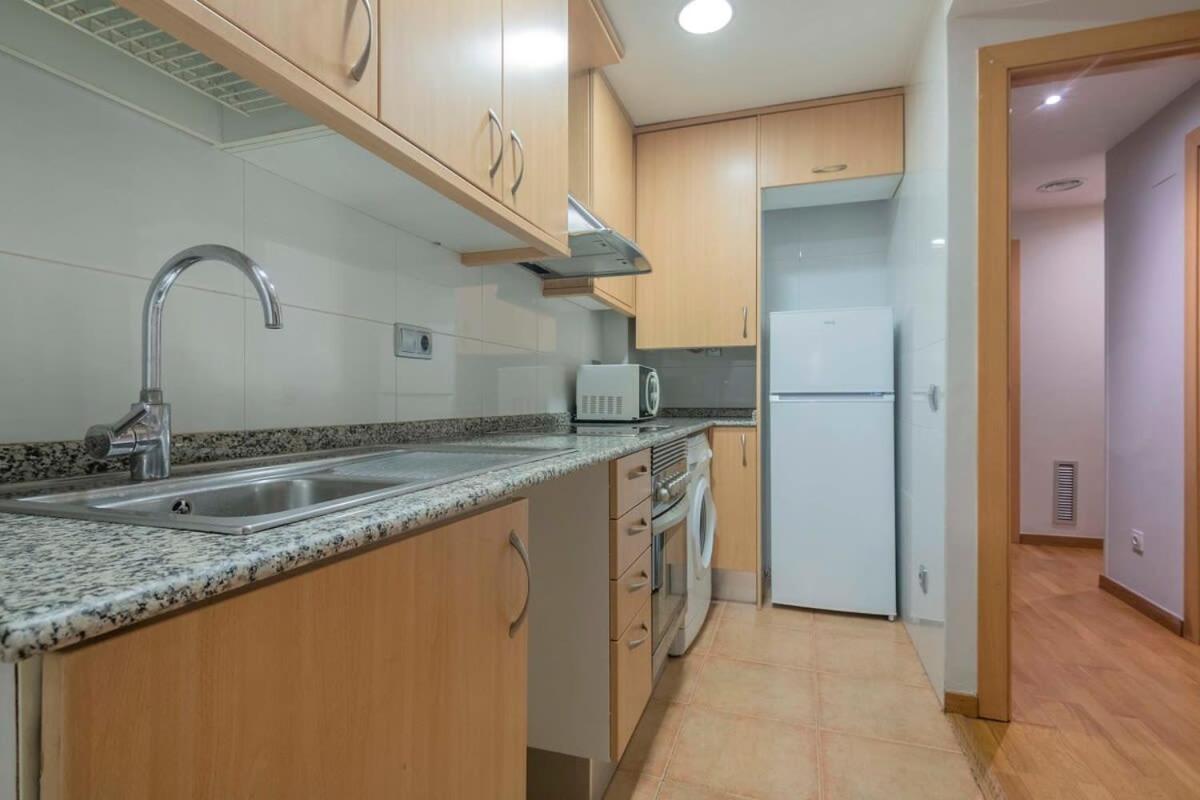 Apartment 2 Bedroom With Balcony In Eixample 3-2 Barcelona