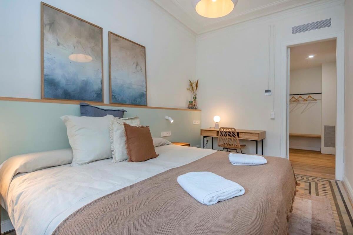 Amazing 5 Bedrooms 5 Bathrooms By Plaza Catalunya Barcelona