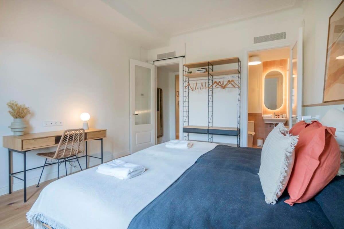 Amazing 5 Bedrooms 5 Bathrooms By Plaza Catalunya Apartamento