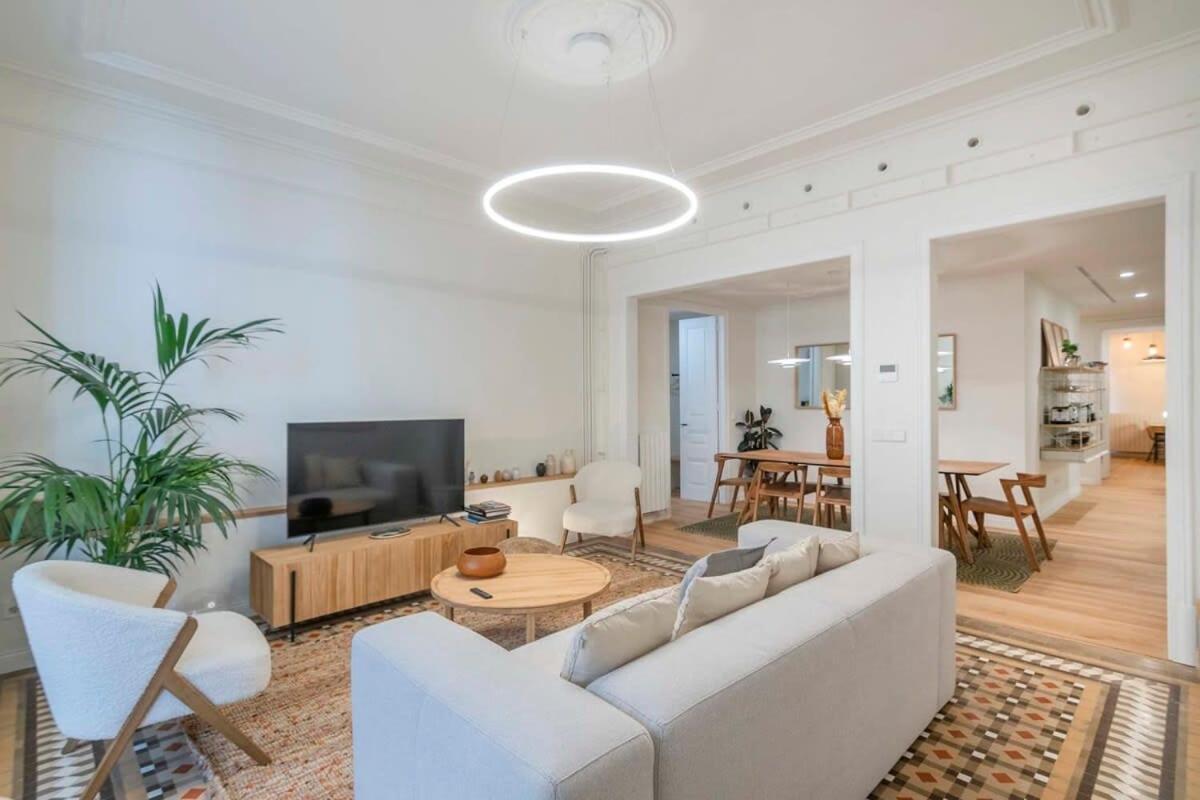 Amazing 5 Bedrooms 5 Bathrooms By Plaza Catalunya Apartamento *