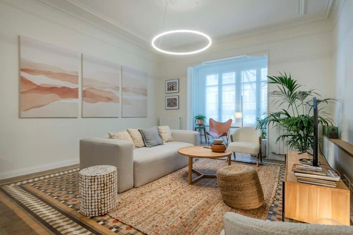 Amazing 5 Bedrooms 5 Bathrooms By Plaza Catalunya Barcelona