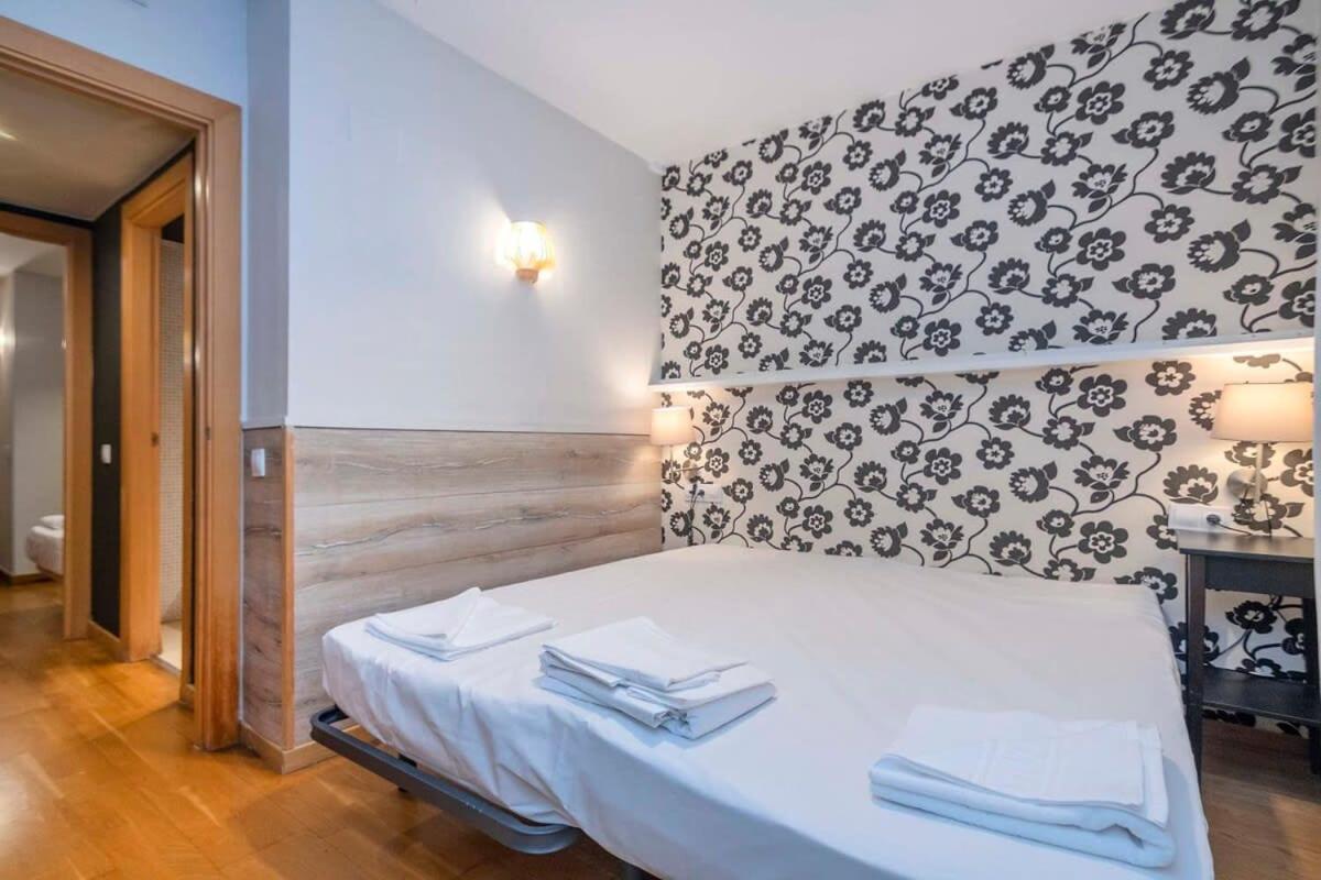Bright And Modern Duplex With Terrace In Eixample District P1 Barcelona