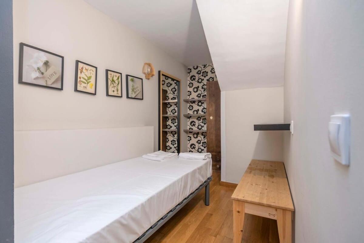 Bright And Modern Duplex With Terrace In Eixample District P1 Apartamento *
