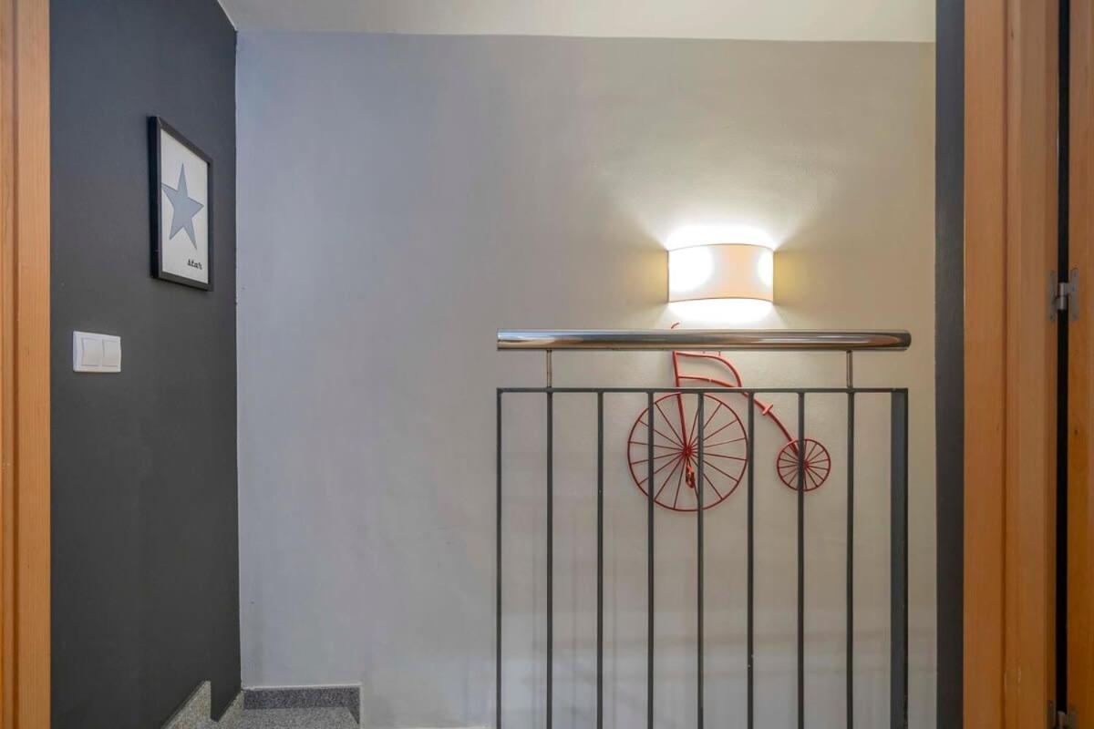Bright And Modern Duplex With Terrace In Eixample District P1 *