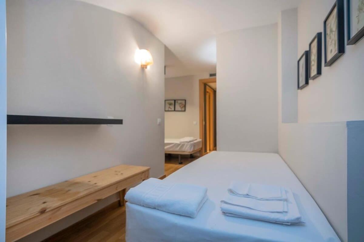 Bright And Modern Duplex With Terrace In Eixample District P1 Apartamento *