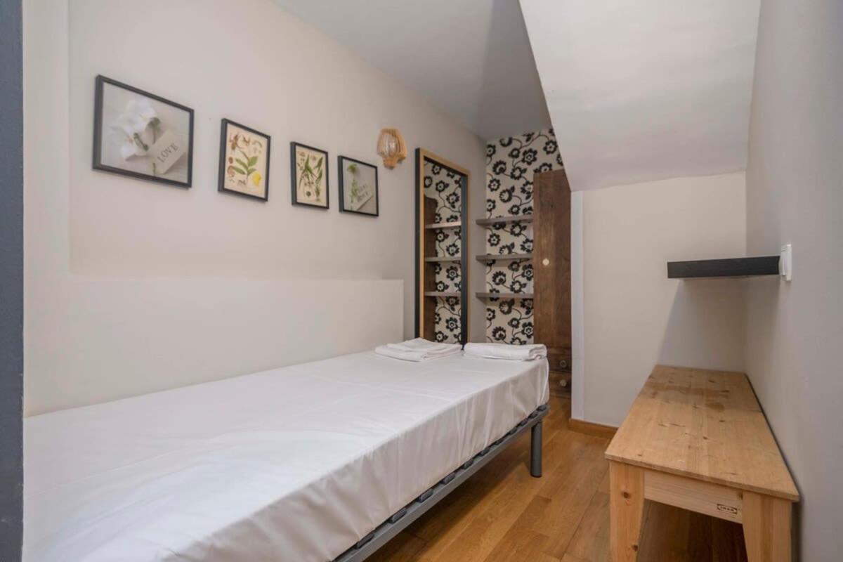 Bright And Modern Duplex With Terrace In Eixample District P1 Barcelona